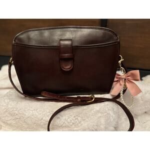 Brighton Vintage Shoulder Bag in Black Leather – Restored to Brilliance